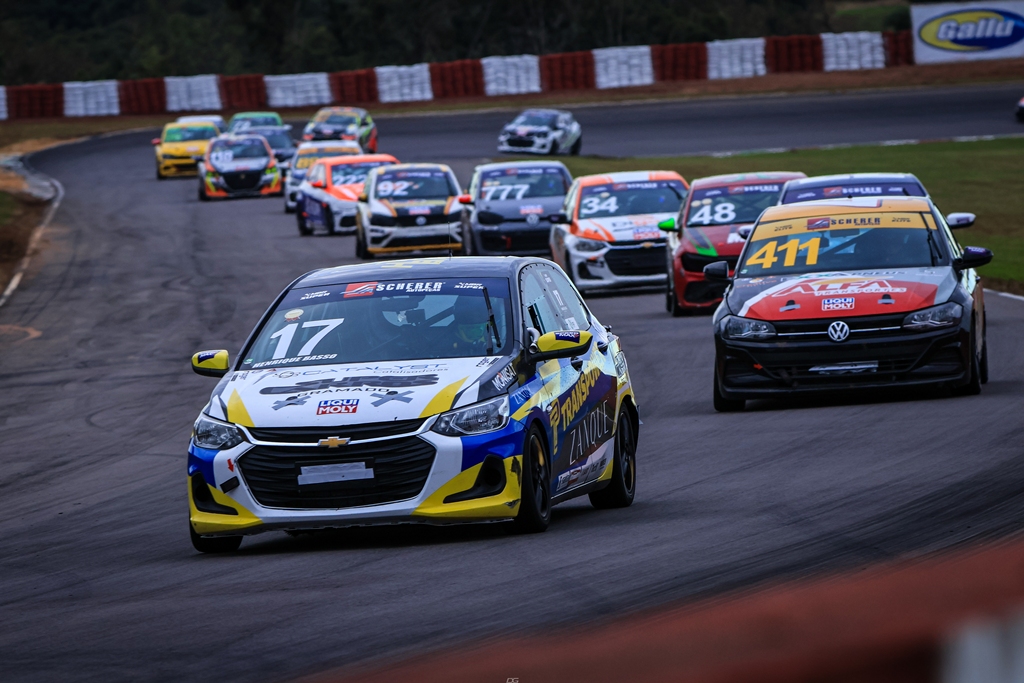 Henrique Basso, Marcos Paioli e Felipe Machiavelli lideram o campeonato do MBR após etapa de Guaporé