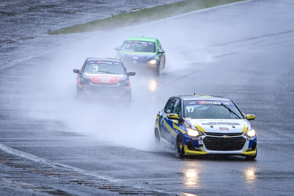 MBR enfrenta pista mista nos primeiros treinos da sexta etapa em Cascavel
